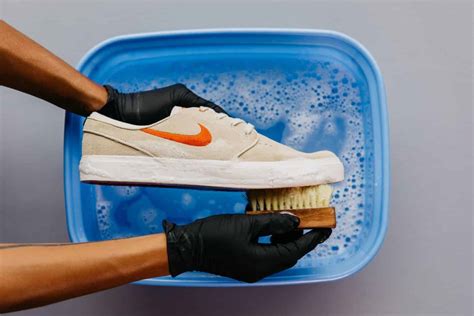 how to wash nikes.